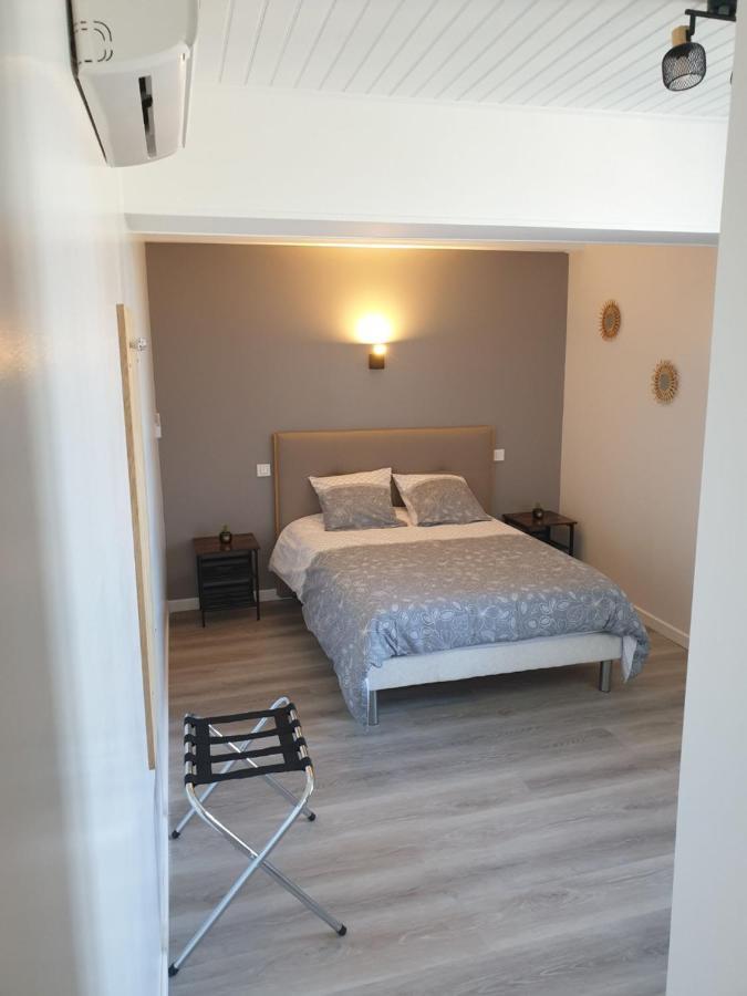 Chambres De Villee Saint-Georges-de-Grehaigne Luaran gambar
